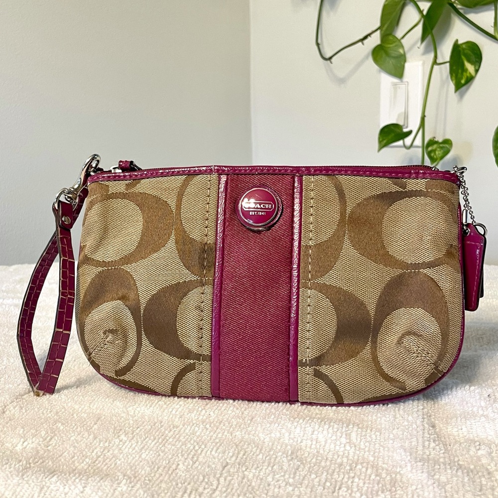 Coach Signature Stripe Wristlet/Clutch/Wallet Pink Zip